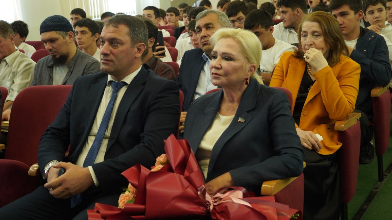 🇷🇺 Живой разговор о Родине, воинском долге и ответственности с лекторами Российского общества «Знание».